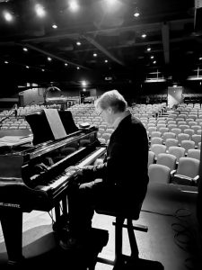 Louis Babin au piano